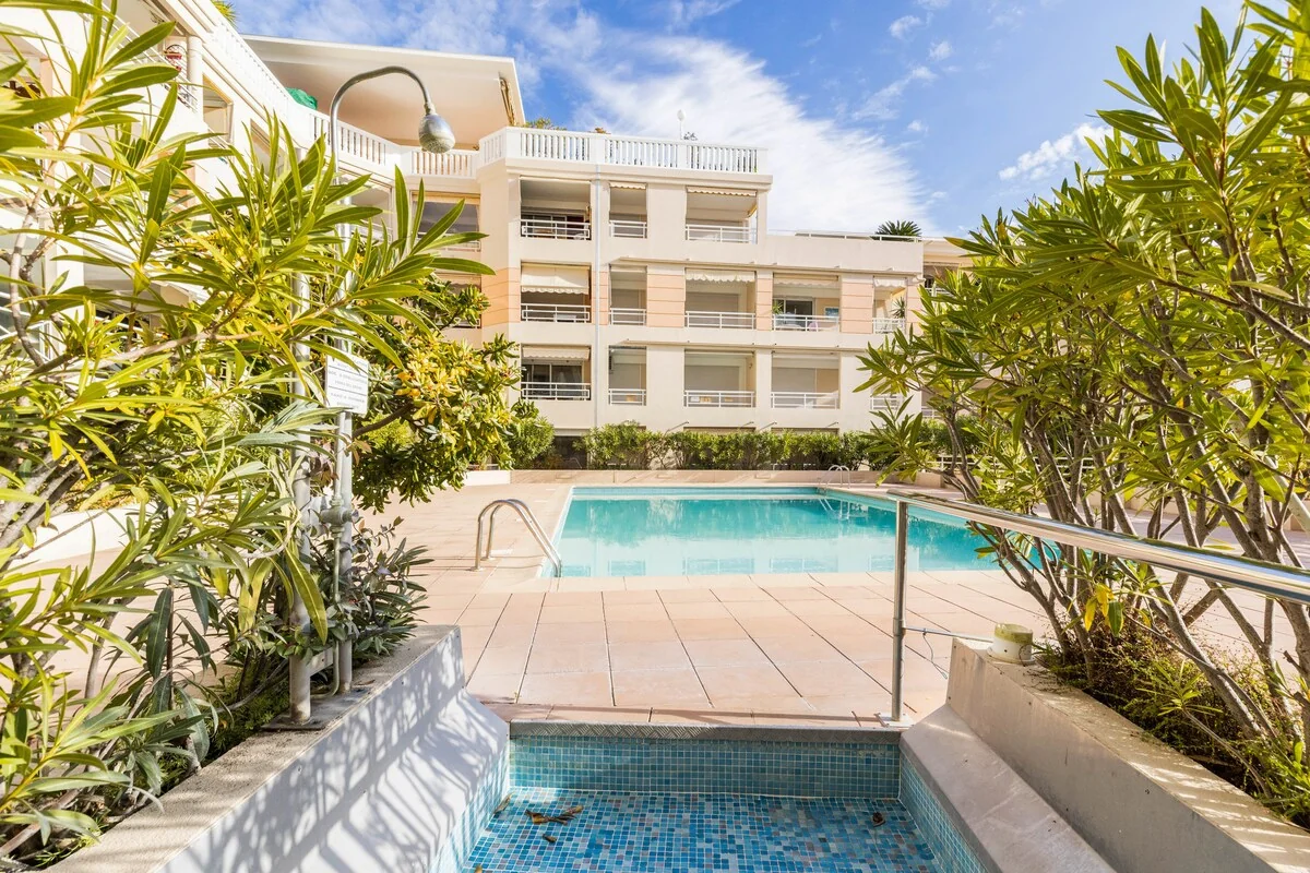 Port Azur Cannes - vue interior 2