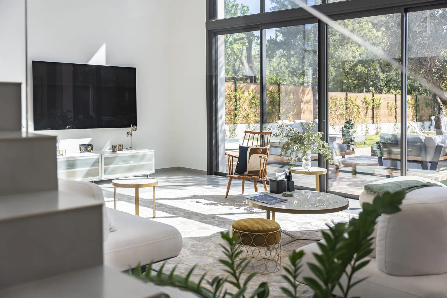 Villa Smeralda interior and exterior view 4