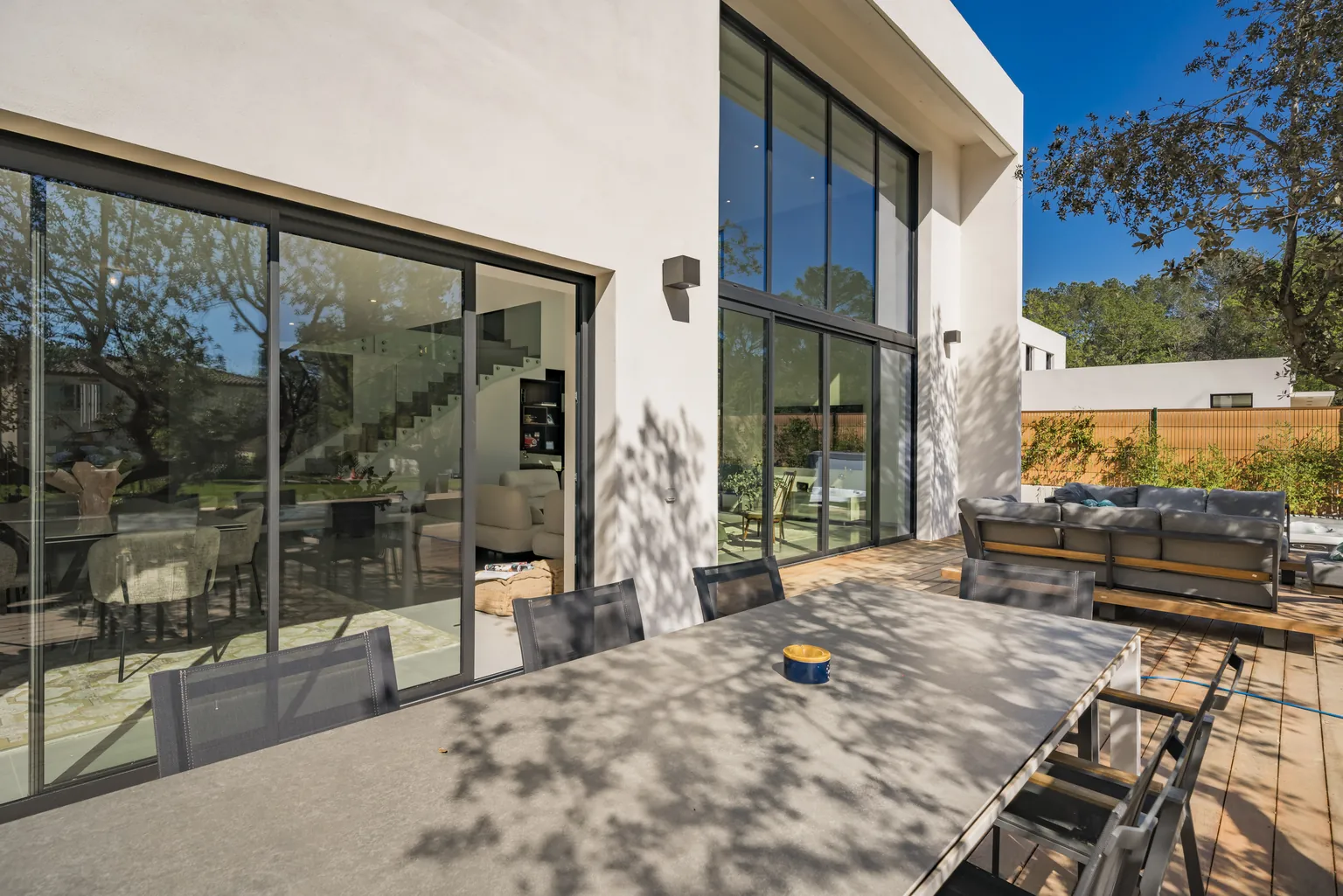 Villa Smeralda interior and exterior view 12