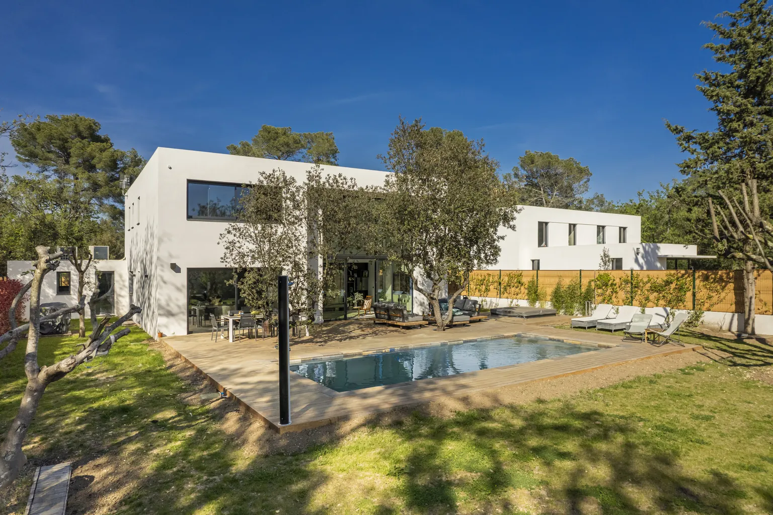 Villa Smeralda interior and exterior view 17